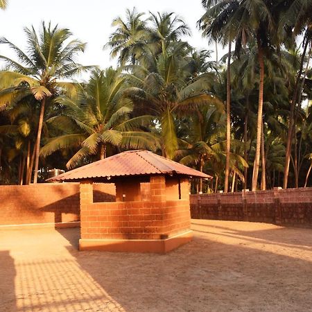 Regenta Resort Mango Village Guhagar Kudan Bagian luar foto