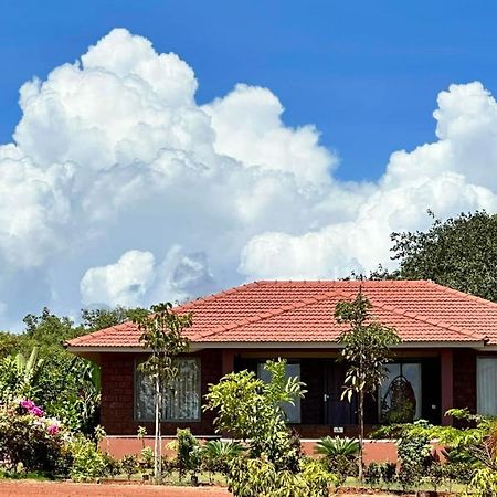 Regenta Resort Mango Village Guhagar Kudan Bagian luar foto