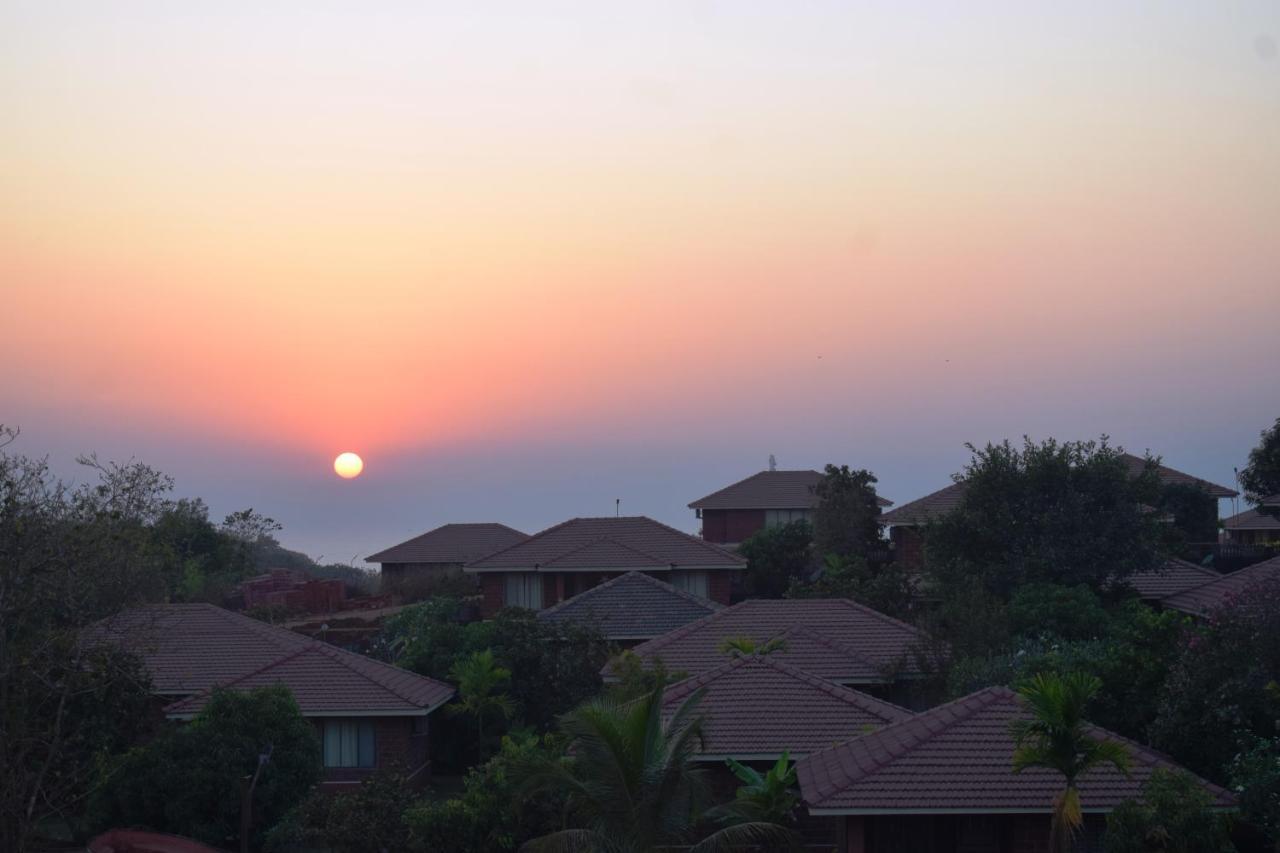 Regenta Resort Mango Village Guhagar Kudan Bagian luar foto