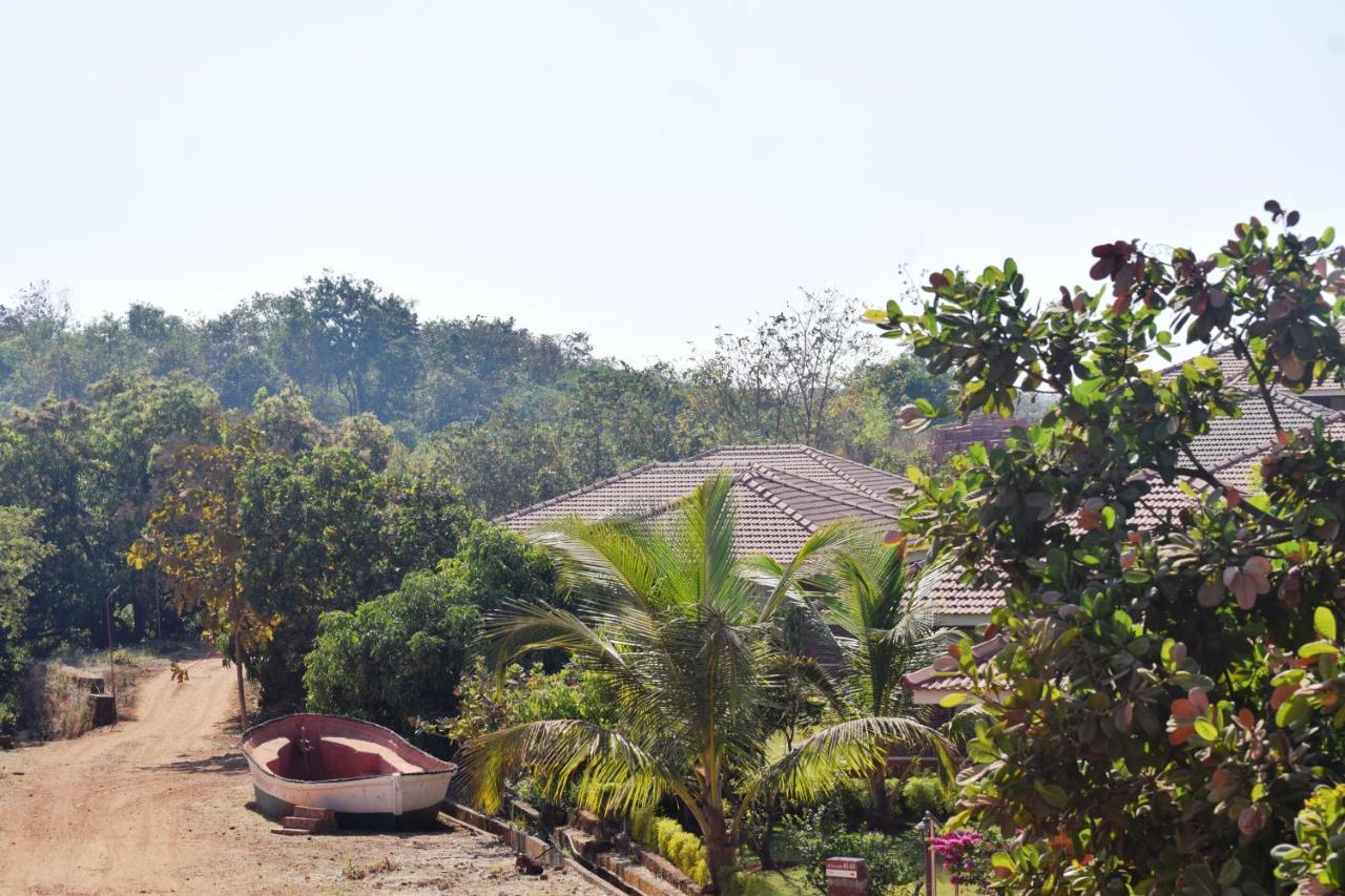 Regenta Resort Mango Village Guhagar Kudan Bagian luar foto