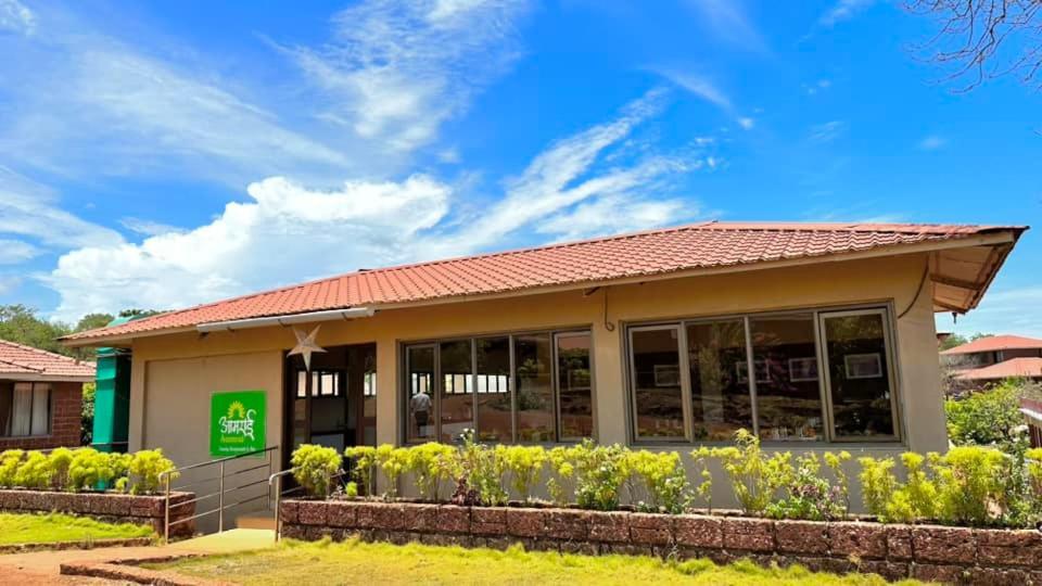 Regenta Resort Mango Village Guhagar Kudan Bagian luar foto