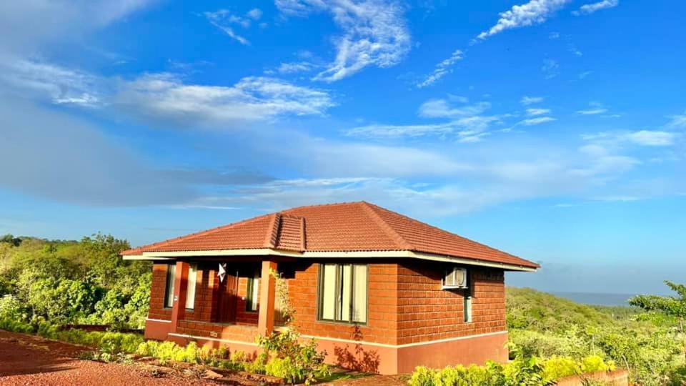 Regenta Resort Mango Village Guhagar Kudan Bagian luar foto